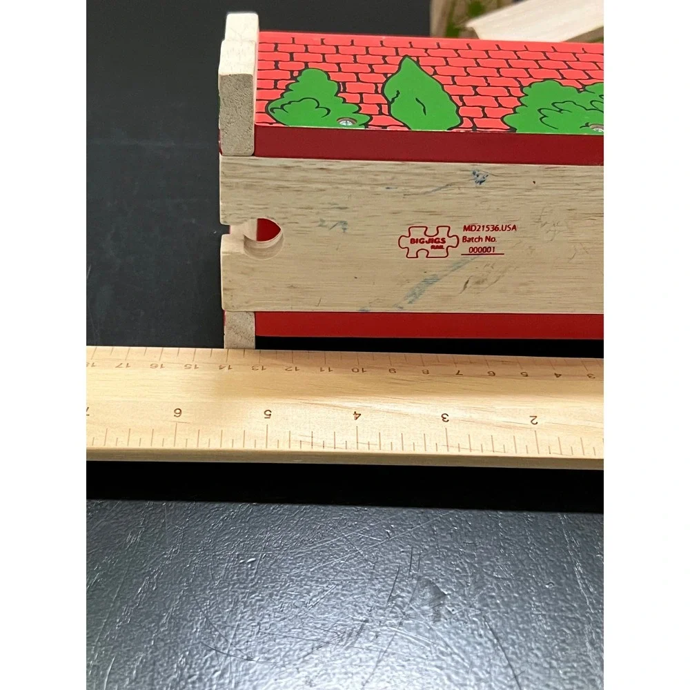 Bigjigs Rail Wooden Train Tunnel Red Brick Ivy Print with 3 Risers One Size